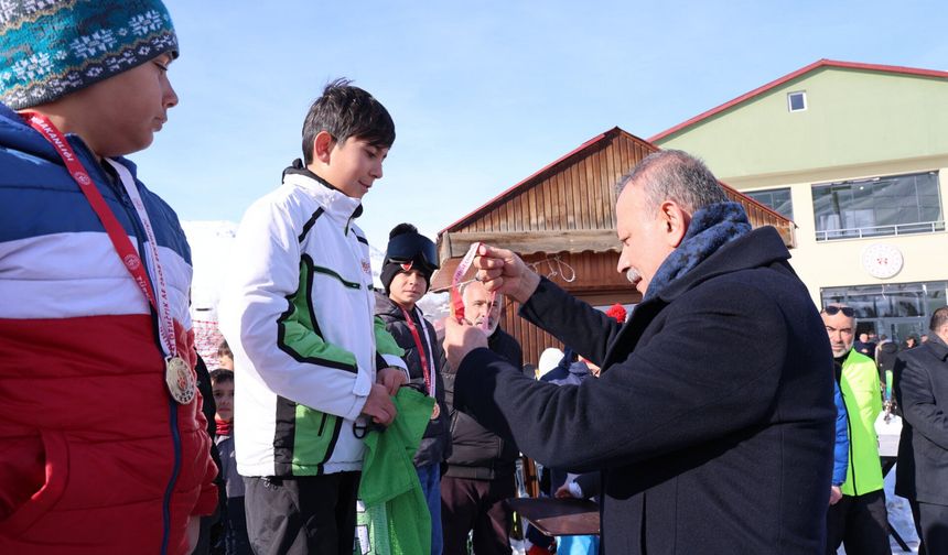 Bitlis’te kış sporları il birinciliği müsabakaları tamamlandı