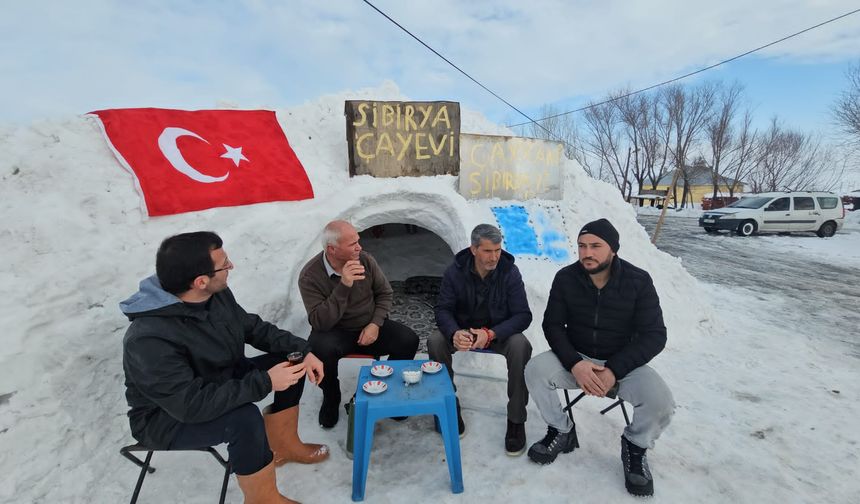 Kar altında sıcacık fikir: Kardan çay evi