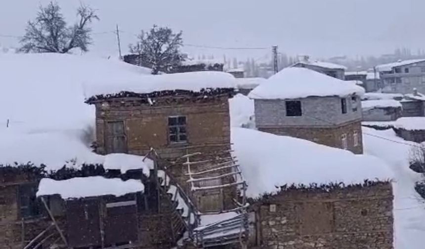 Hizan’ın yüksek kesimlerinde kar kalınlığı dikkat çekiyor