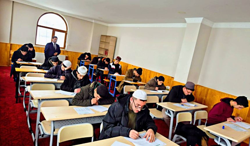 Mutki’de Kur’an Kursu öğrencilerine 1. dönem sonu sınavları yapıldı