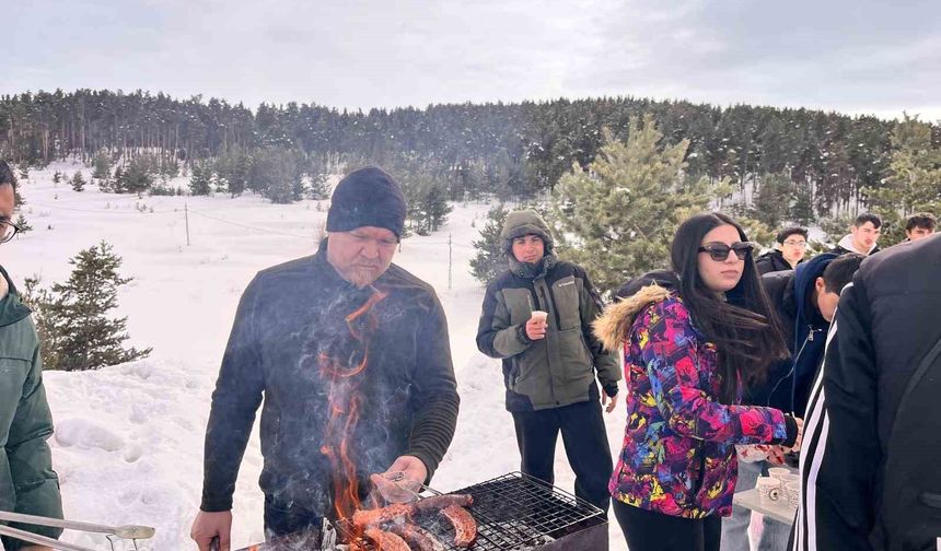 Kars Emniyeti öğrencilere Sarıkamış'ta özel etkinlik düzenledi