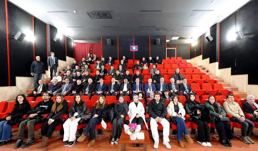 Bitlis’te “Filistin Film Günleri” kapsamında film gösterimi