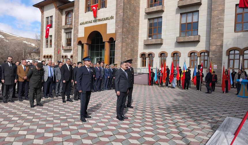 Adilcevaz’da çelenk sunma töreni