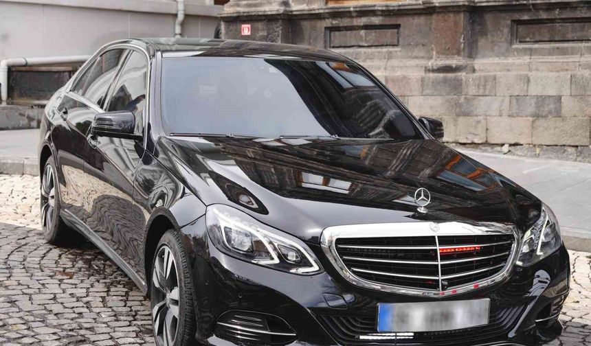 Azerbaycan'dan Kars Belediyesine makam aracı hediye edildi