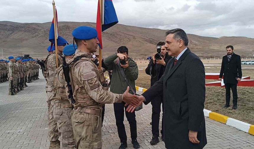 Bakan Çiftçi, bayramda asker ve vatandaşları yalnız bırakmadı