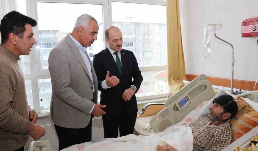 Bayramda hastalara moral ziyareti