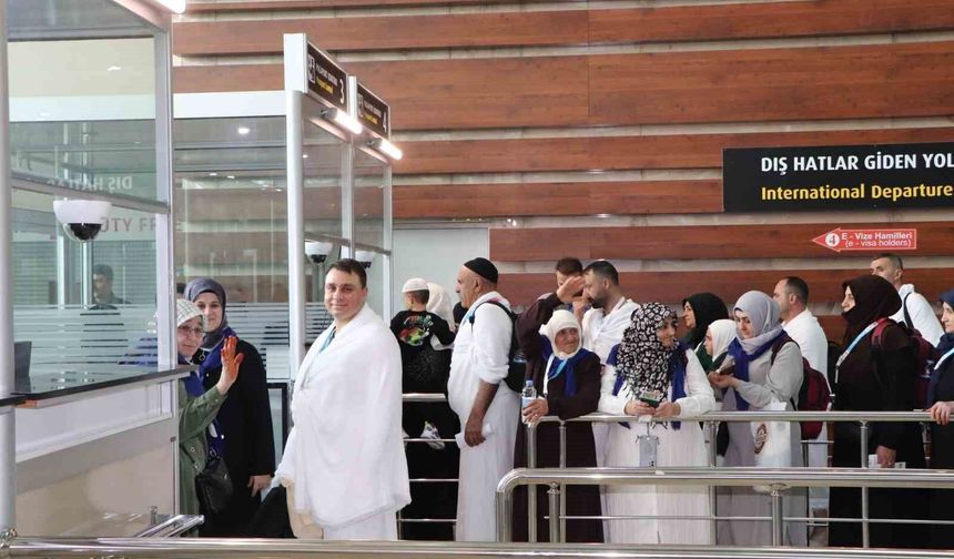 Elazığ'da 206 kişi kutsal topraklara uğurlandı