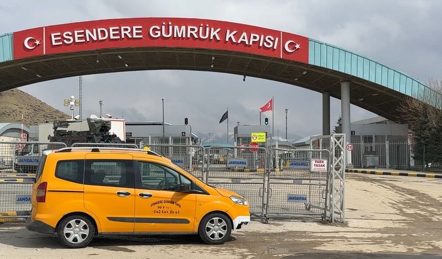 Esendere Sınır Kapısı'nda sessiz bekleyiş devam ediyor