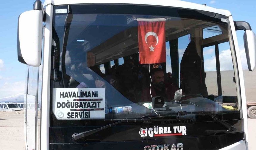 İran Kadın Milli Takımı Gürbulak Sınır Kapısı'ndan geçiş yaptı