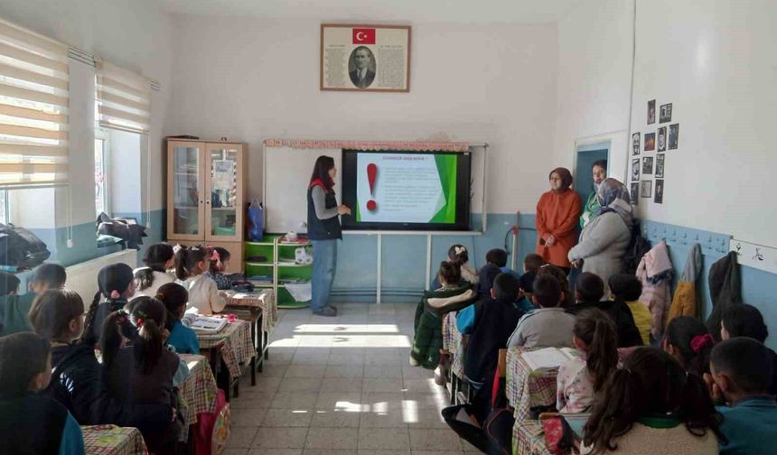 Kars'ta öğrencilere gıda güvenilirliği ve israfla mücadele eğitimi verildi