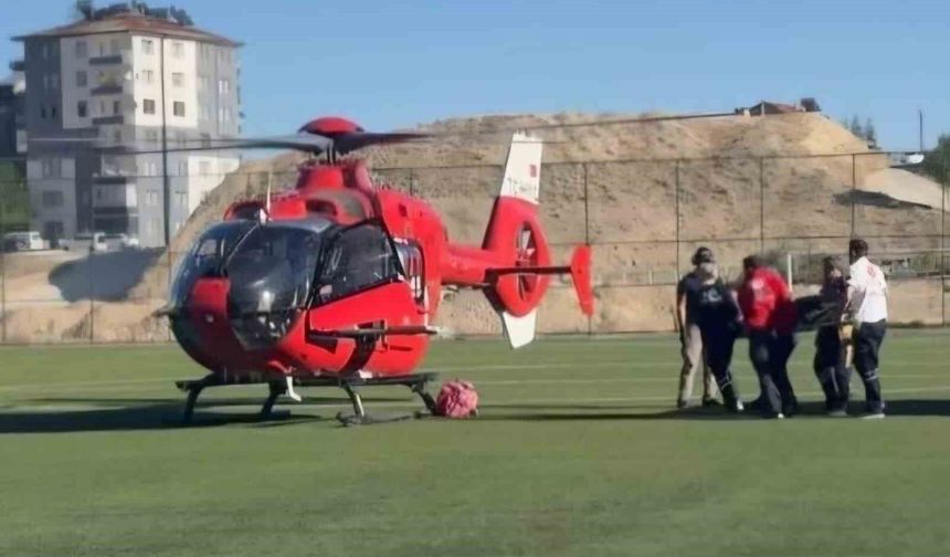 Malatya'da hava ambulansı havale geçiren bebek için havalandı