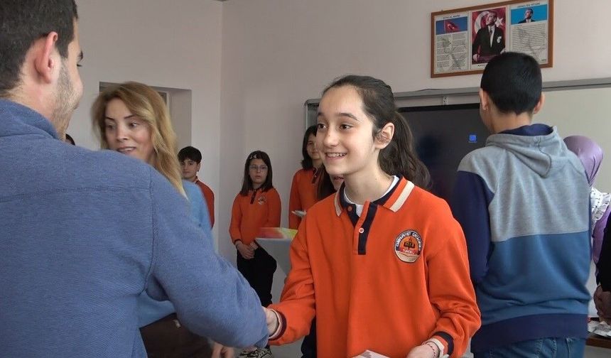 Tunceli'de öğrencilerden akran dayanışma örneği
