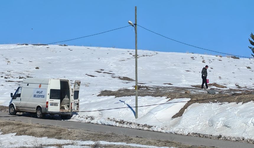 Ahlat Belediyesi’nden sokak hayvanları için yoğun mesai