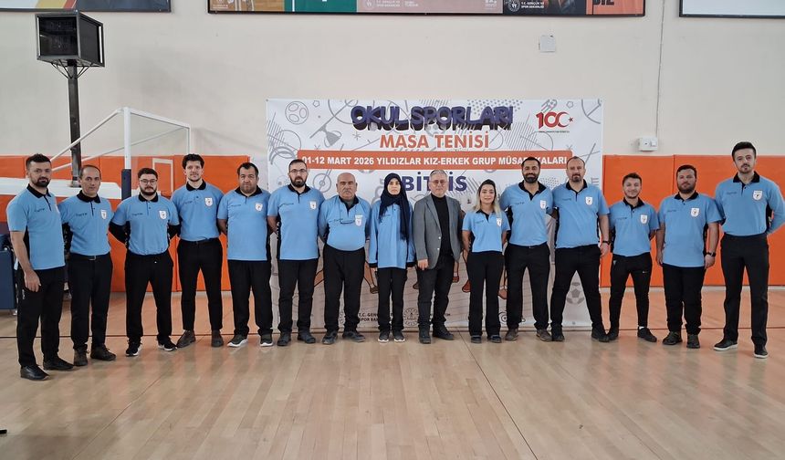 Bitlis’teki masa tenisi turnuvasında Ahlatlı 3 hakem görev aldı