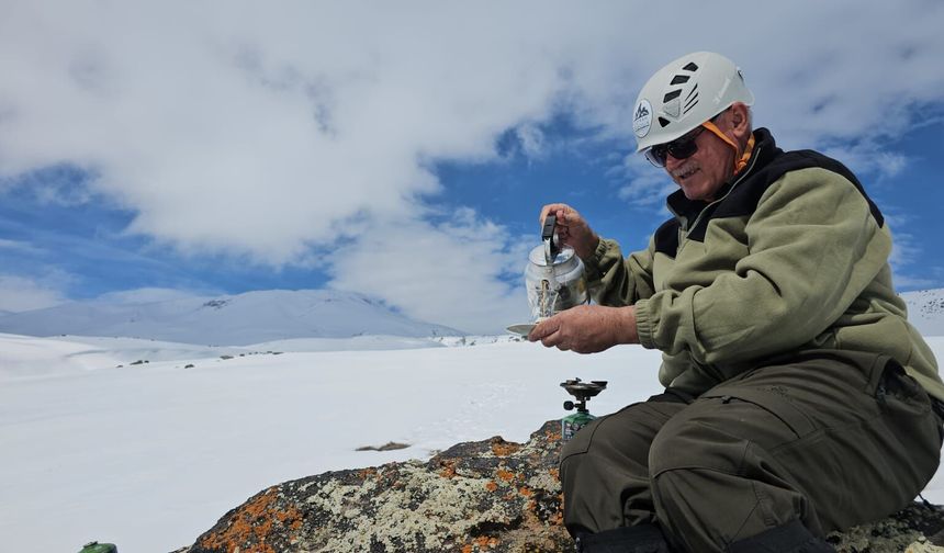 Süphan Dağı’nda doğa yürüyüşü ve kahve keyfi