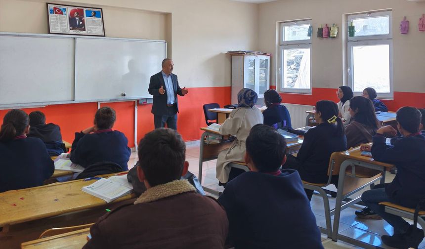 Mutki’de lise öğrencilerine ramazan sohbeti