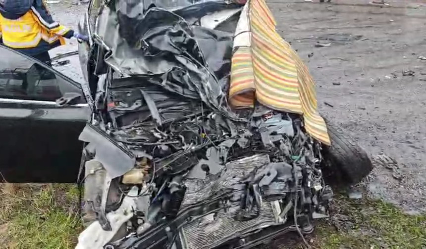 Tatvan’da feci kaza: 2 ölü, 1 yaralı
