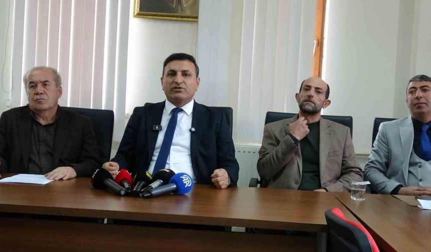 CHP, Malatya'da 2 belediye meclis üyesini ihraç etti