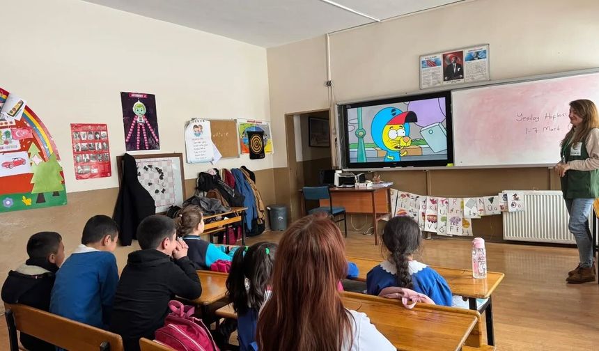 Kars'ta Yeşilay'dan miniklere sağlıklı yaşam eğitimi verildi