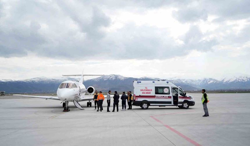 Muş'ta 2 günlük bebek Ankara'ya sevk edildi