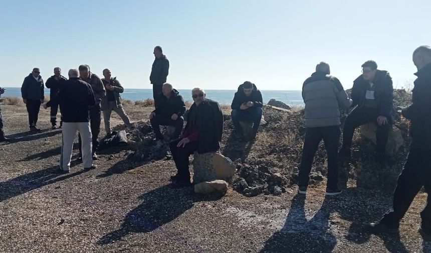 Van Gölü sahilinde doğa yürüyüşü