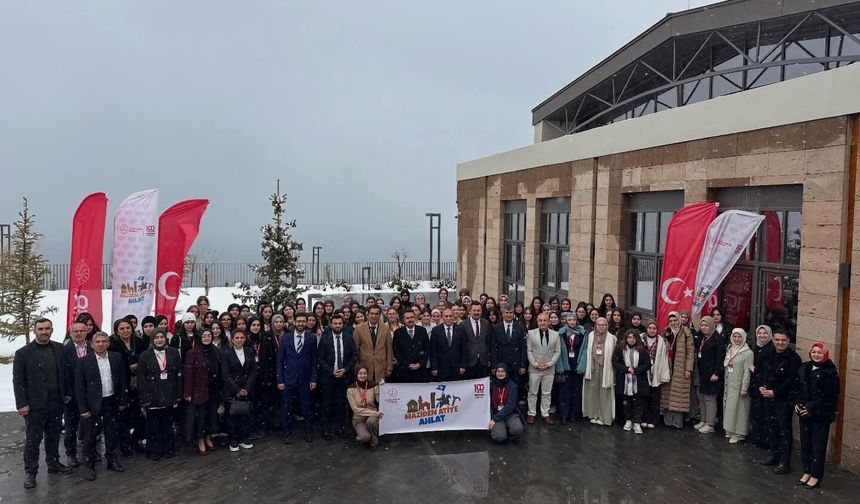 Maziden Atiye Ahlat programı gençleri buluşturdu