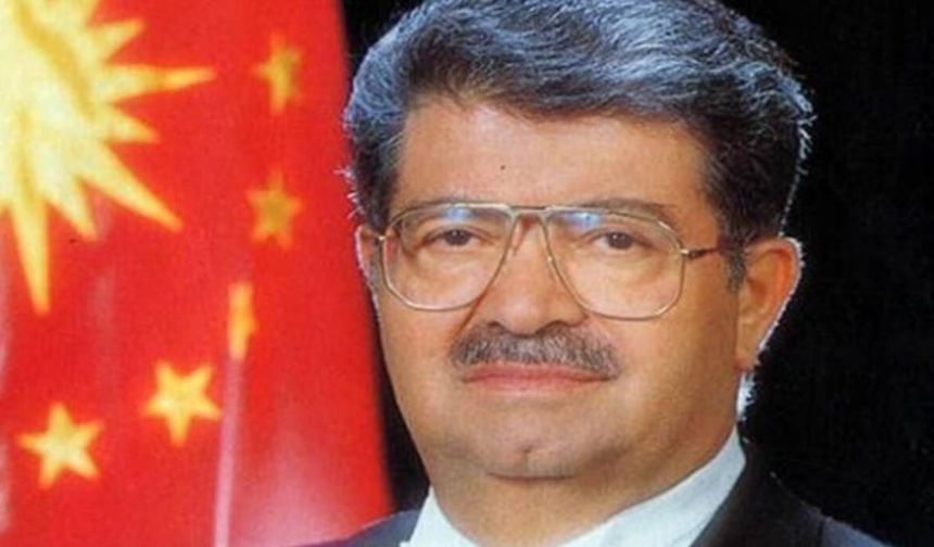 Vefatının 33. yılında 8. Cumhurbaşkanı Turgut Özal saygıyla yad ediliyor