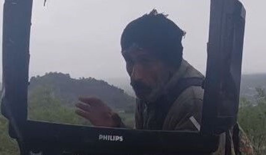 Elazığ’da çoban “spiker” oldu: Kırık TV ile hava durumu anlattı
