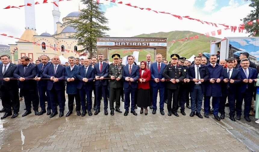 Bitlis’te 2. Gençlik Festivali ve Kitap Fuarı kapılarını açtı