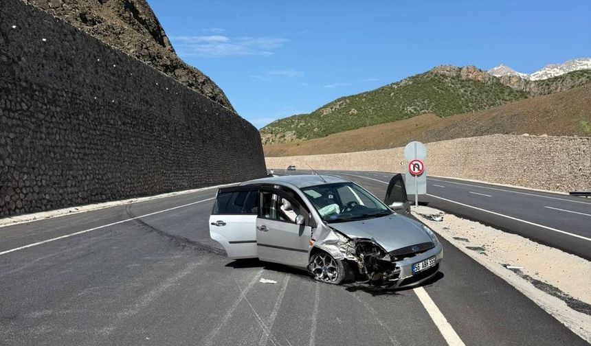 Bitlis-Baykan karayolunda kaza: 5 Yaralı