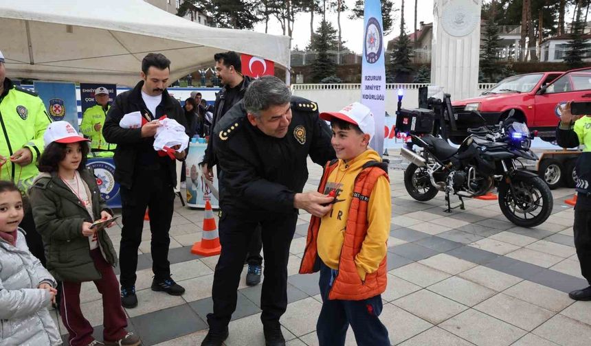 Erzurum Emniyeti’nden trafik bilinci eğitimi
