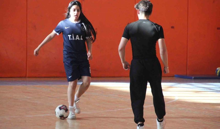 Erzurum'da çocuklar boş vakitlerini sporla değerlendiriyor