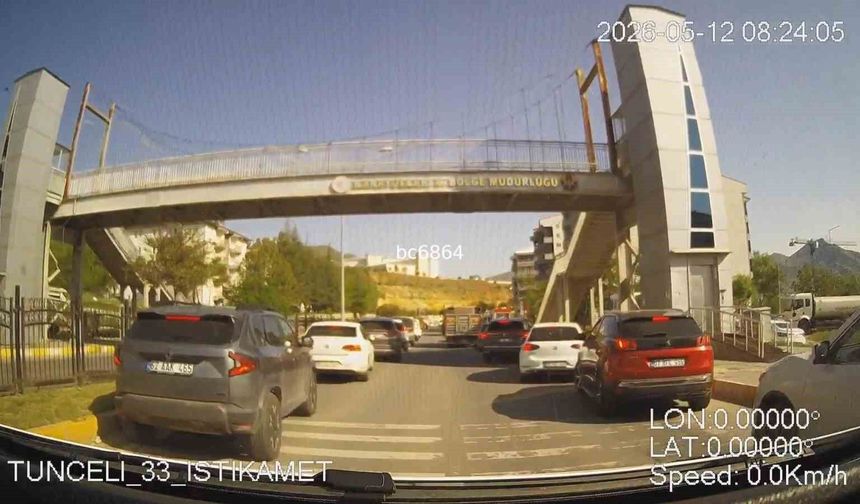 Fermuar sistemiyle trafikte örnek dayanışma