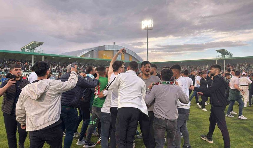 Iğdır’da Amedspor taraftarları şampiyonluğu kutladı