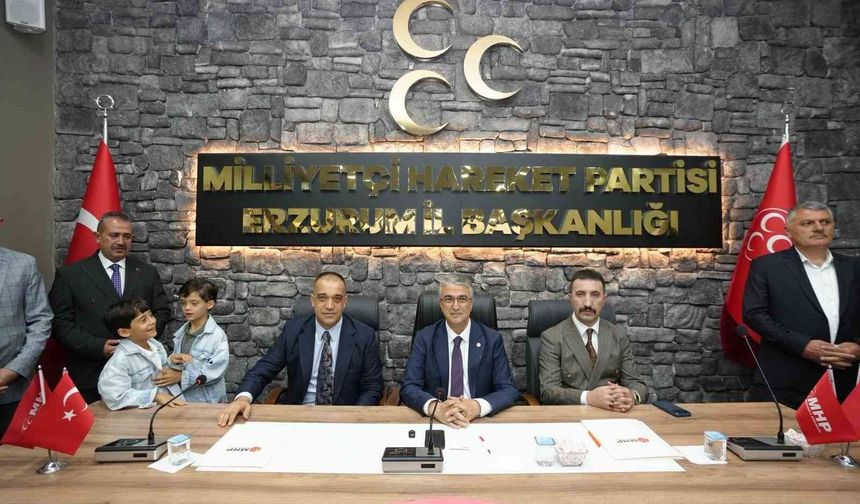 MHP'de bayramlaşma coşkusu yaşandı