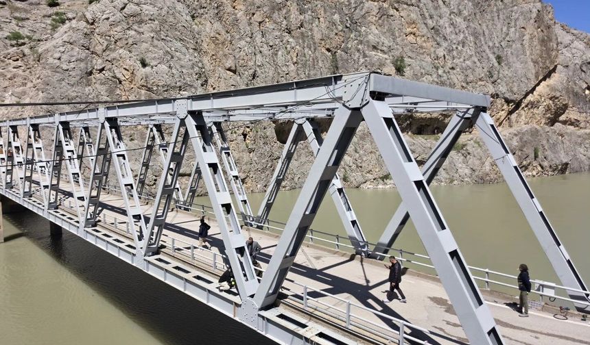 Şırzi Köprüsü’nde gece turizmi dönemi başlıyor