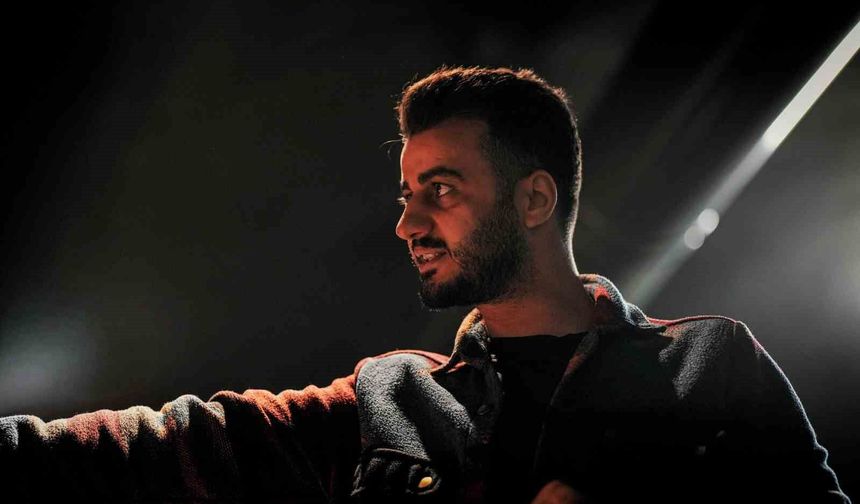 Van'da 'Benden Sonra Ölüm Gelir' oyunu büyük beğeni topladı