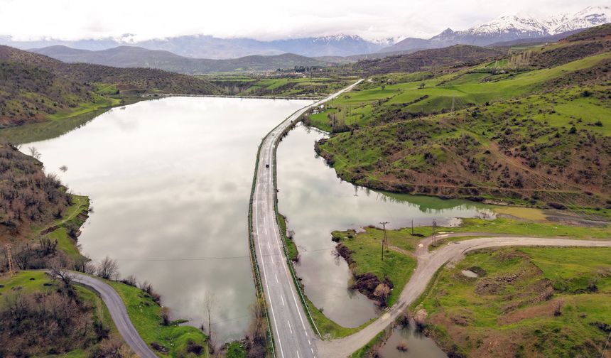 Gayda Barajı Gölü’nde kartpostallık manzaralar