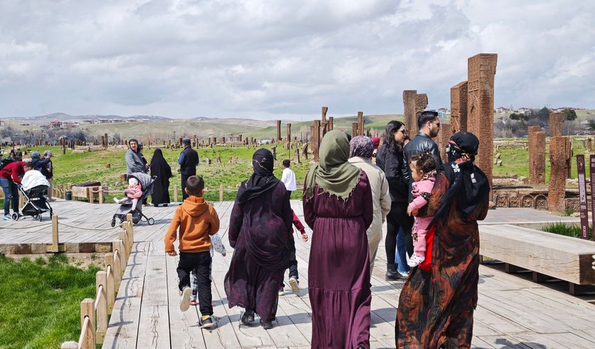 Selçuklu Mezarlığı’nda ilkbahar yoğunluğu başladı