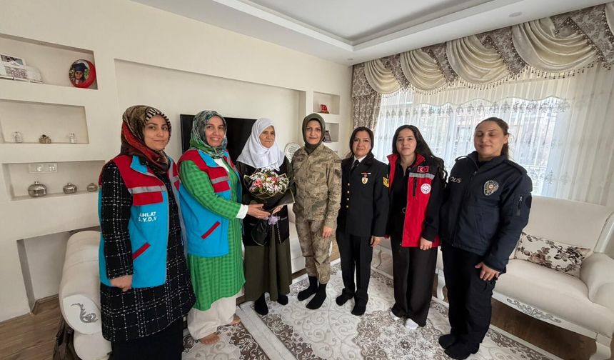 Ahlat’ta şehit anneleri yalnız bırakılmadı