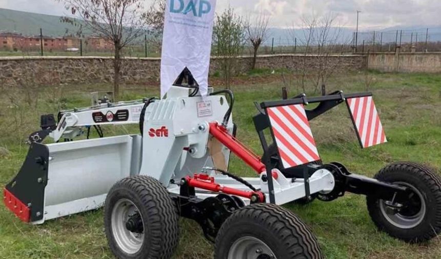 Güroymak’ta tarıma makine desteği