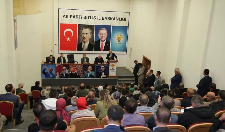AK Parti Bitlis Teşkilatı Bayramlaşma ve Danışma Meclisi Toplantısında Bir Araya Geldi