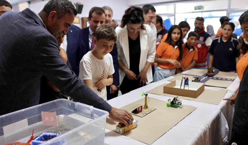 Akçadağ'da eski sıralar yenilenerek yeniden eğitime kazandırıldı