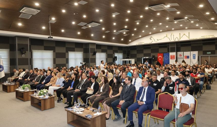 Elazığ'da 'Sivil Katılım Zirvesi' yapıldı