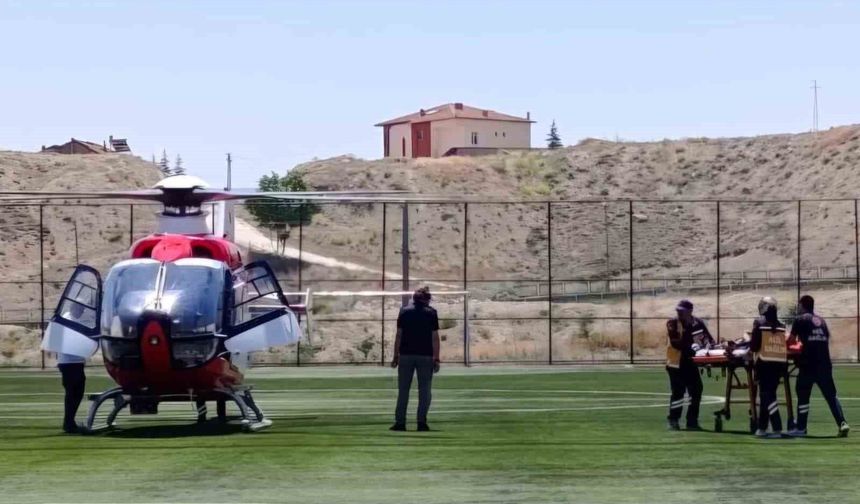 Kalp krizi geçiren 65 yaşındaki hasta için hava ambulansı seferber oldu