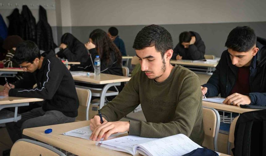 YKS yolunda olan 507 öğrenciye Büyükşehir desteği