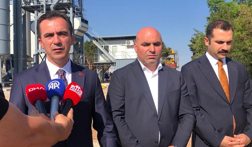 Vali Karakaya Asfalt Plentini İnceledi: Hedef 300 Kilometre Sıcak Asfalt