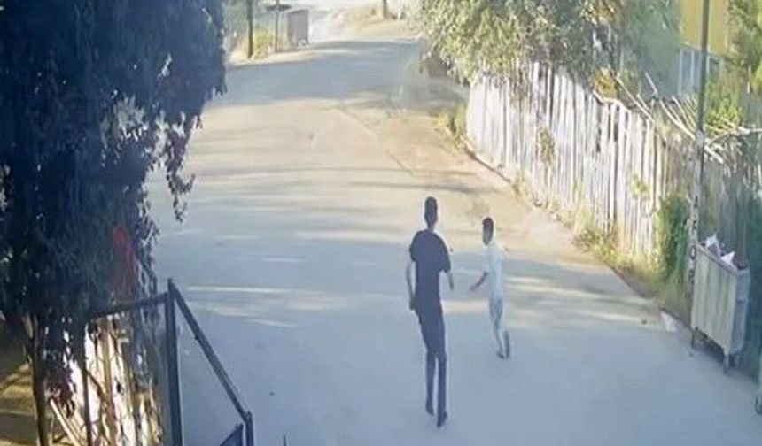 Deprem anında çocukların panik dolu kaçışı kameralara yansıdı