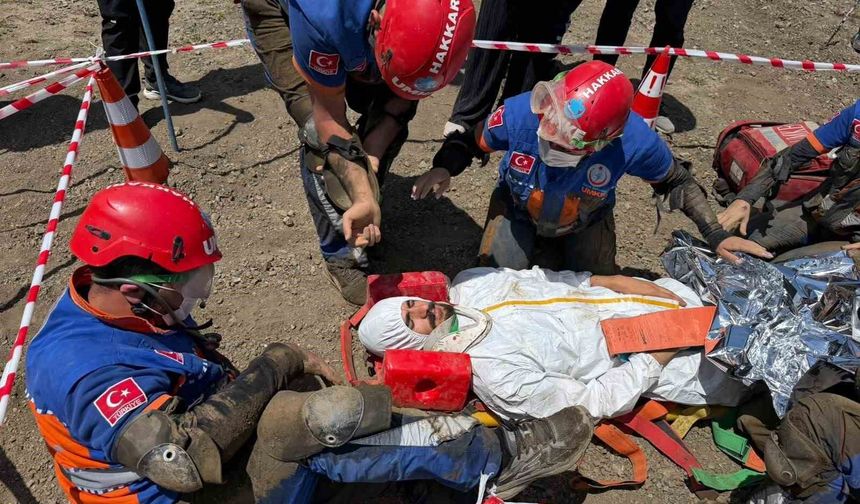 Hakkari'de UMKE eğitim kampı tamamlandı