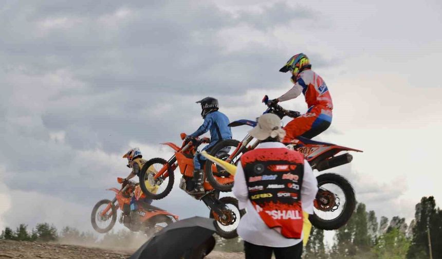 Türkiye sınırları içindeki en yüksek rakımlı enduro yarışı başladı